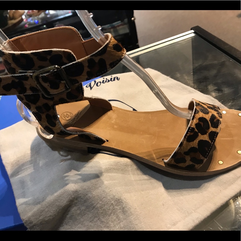 Leopard flat sandal